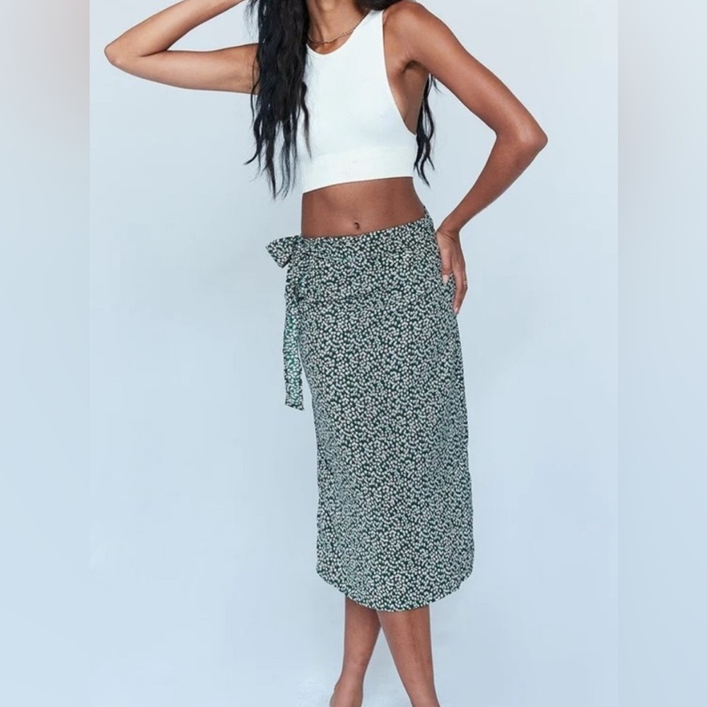 Princess Polly wrap, green and white tie skirt